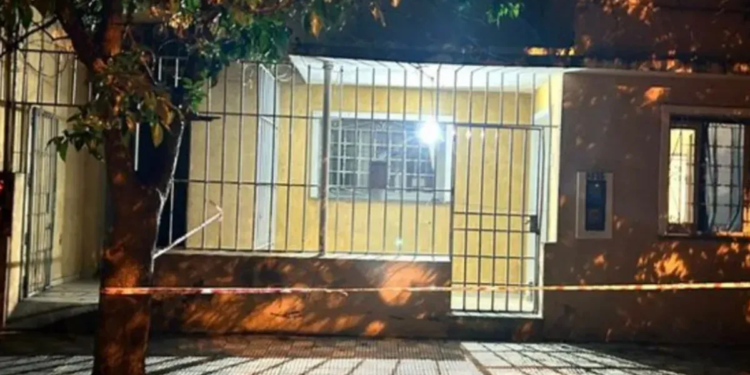 Hallaron el cadáver de un hombre dentro de un freezer en Córdoba