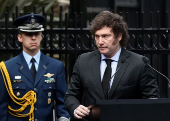 En el acto homenaje a los caídos en Malvinas, Milei convocó a una «nueva era de reconciliación» con las fuerzas armadas