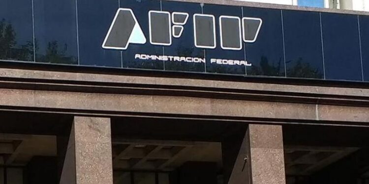 Modificaciones en las transferencias que deben informar los bancos y billeteras virtuales a AFIP