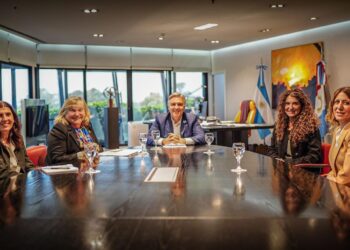 Llaryora recibió a la directora regional de ONU Mujeres