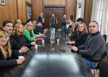 Milei definió un aumento del 9,1% para los estatales nacionales, con rechazo de ATE