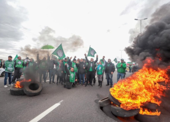 Protestas ante la llegada de Javier Milei a Córdoba: hubo represión de Gendarmería