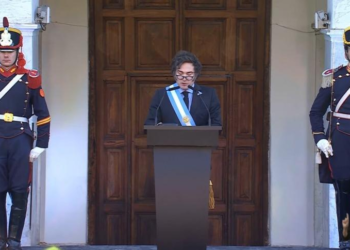 El presidente Milei encabezó el acto central por el 25 de mayo desde el Cabildo de Córdoba