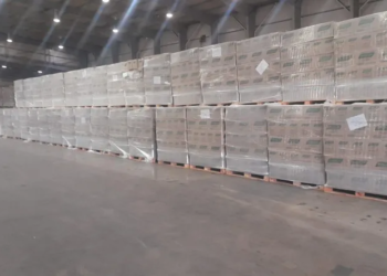 El Gobierno repartirá los alimentos acopiados en depósitos