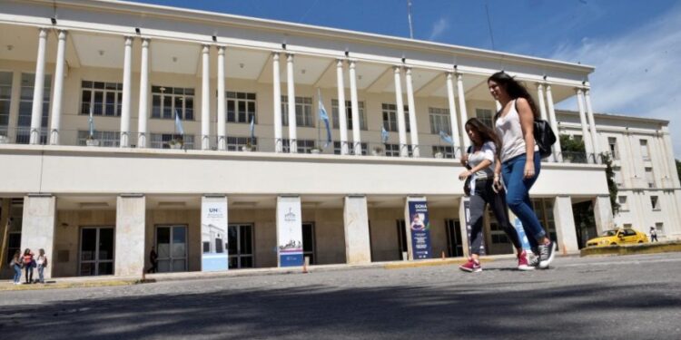 La UNC anunció que tendrá una residencia universitaria y otro comedor en el centro