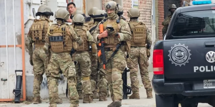 Redujeron a un hombre que se encontraba atrincherado y armado en barrio Güemes