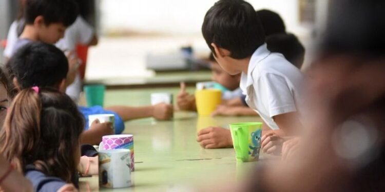 200 comedores sociales de Córdoba recibían ayuda y no funcionaban