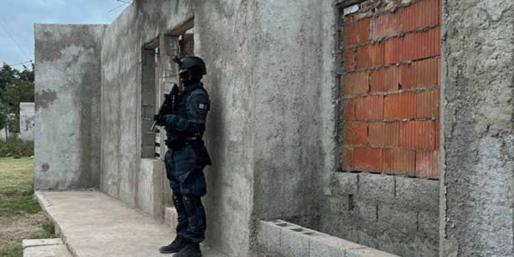 Venta de drogas y allanamiento en barrio Las Lilas