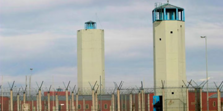 Trasladaron a la cárcel de Bouwer al hombre que arrastró a un policía