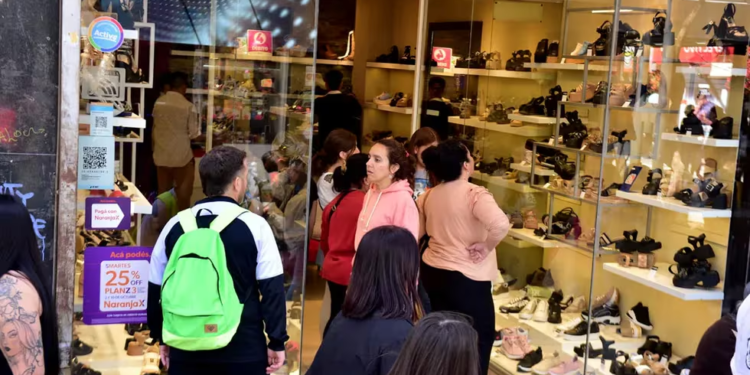 Cómo será la actividad comercial en los feriados del 16 y 20 de junio