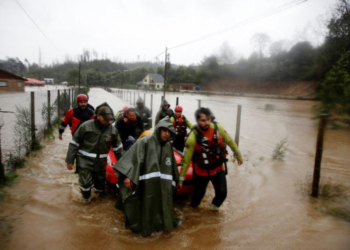 Fuertes lluvias asolan a Chile: un muerto y cientos de evacuados