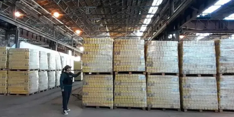 El Gobierno distribuirá desde este martes los alimentos almacenados