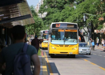 Esquema de servicios para los feriados del 20 y 21 de junio en Córdoba