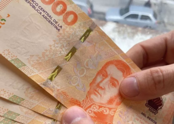 Este jueves cobran el medio aguinaldo los trabajadores activos y los jubilados provinciales