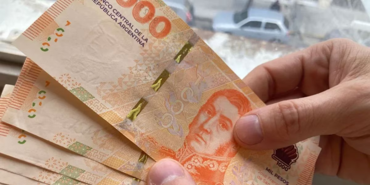 Este jueves cobran el medio aguinaldo los trabajadores activos y los jubilados provinciales