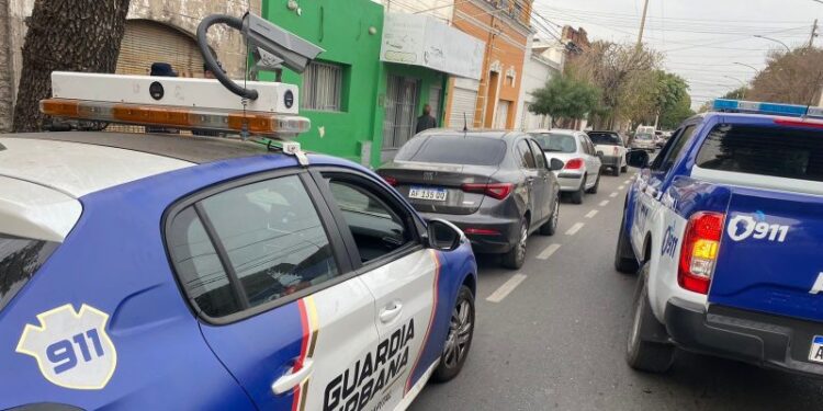 La Guardia Urbana detectó un auto con pedido de captura en San Vicente