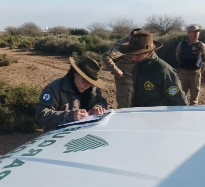 Doce personas detenidas por caza ilegal de ñandúes en el Parque Nacional Ansenuza