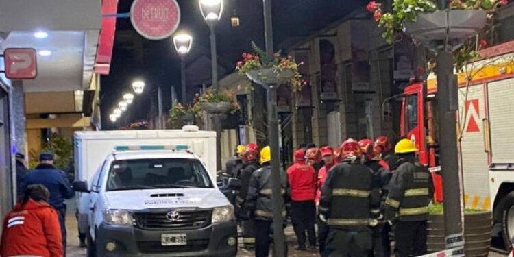 Incendio fatal en un edificio del centro de la capital