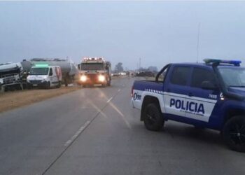 Impactante choque fatal entre un camión y un utilitario en Córdoba