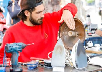 «Córdoba Repara» regresa a Alberdi con una jornada de reparación colectiva