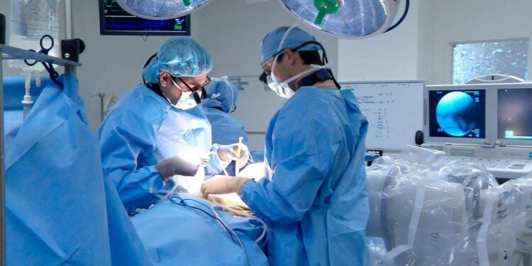 Médicos cardiólogos anuncian paro por dos días