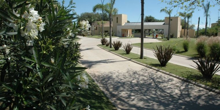 Investigan la muerte de un trabajador que cayó de una escalera en un country de Córdoba