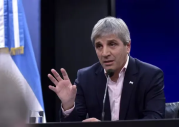 Caputo adelantó que la inflación de marzo superará el 3%