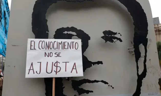 Inició el paro universitario por 48 horas en todo el país