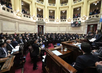 El Senado debate el aumento de las jubilaciones y la suba de las polémicas dietas