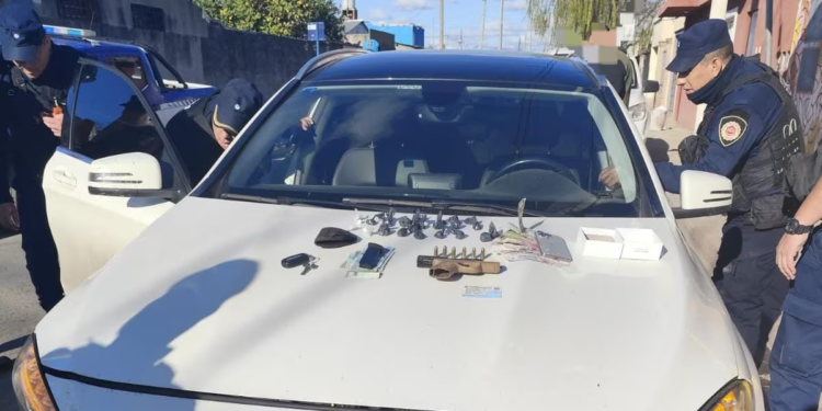 Un hombre fue capturado tras evitar un control y dispararle a la Policía