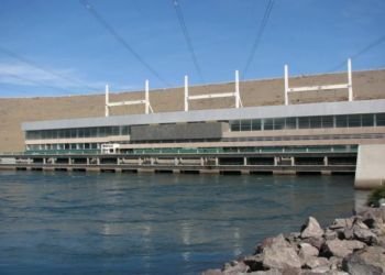 El Gobierno avanza con las privatizaciones de cuatro empresas hidroeléctricas