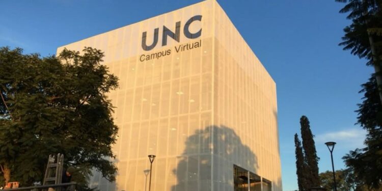 Paro nacional de docentes universitarios en reclamo de mejoras salariales
