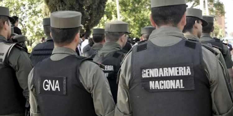 El Gobierno anunció aumentos para las fuerzas de seguridad
