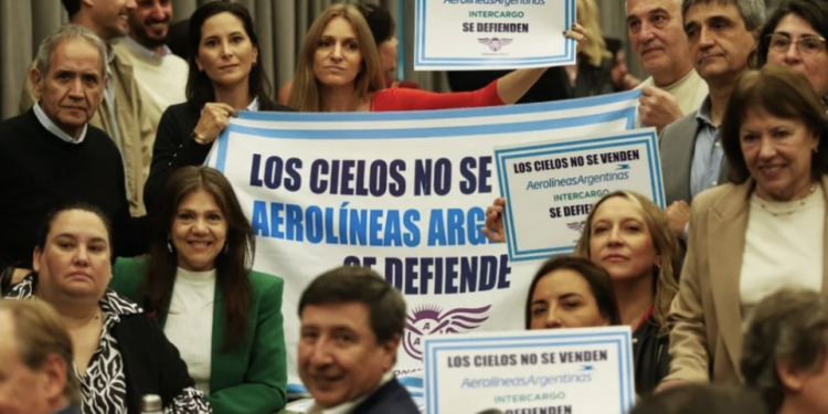 Diputados inició el debate para la privatización de Aerolíneas Argentinas