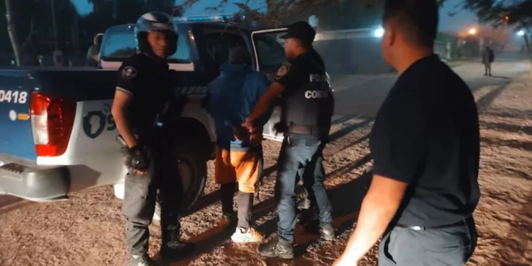 Femicidio en Cruz del Eje: un hombre mató a su pareja de un disparo en el abdomen