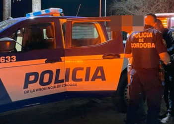 Suspendieron a una policía por consumir cocaína en servicio
