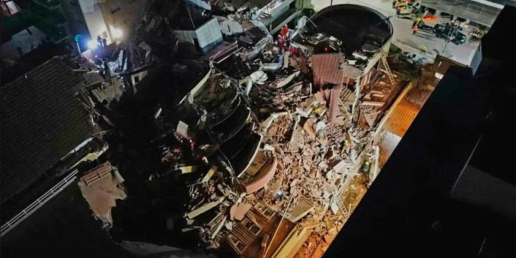 Se derrumbó un edificio de diez pisos en Villa Gesell