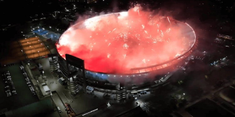 Clausuraron El Monumental por el uso de pirotecnia ante Atlético Mineiro