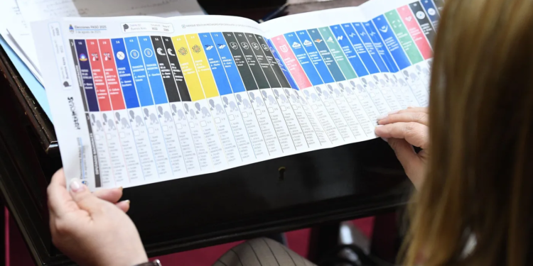 El Gobierno promulgó la ley de Boleta Única en papel