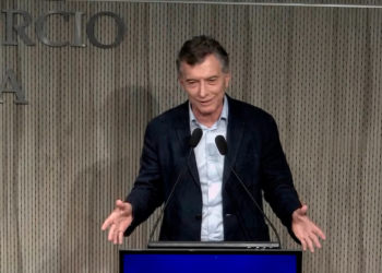 Macri en la Bolsa de Comercio de Córdoba: elogios y críticas a Milei