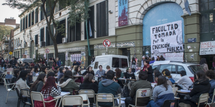Se cumple el segundo día de paro universitario con clases públicas en el país