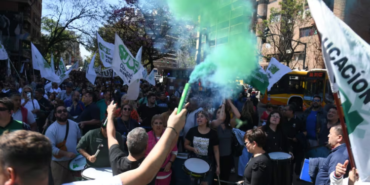 El Suoem refuerza su plan de lucha y suma apoyo del interior