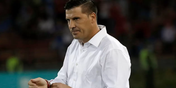 Juan Cruz Real dejó de ser el DT de Belgrano