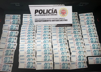 Tres detenidos por estafas con moneda falsa a través de Marketplace
