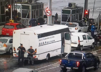 Un camión del Servicio Penitenciario chocó y trasladaba a 14 internos