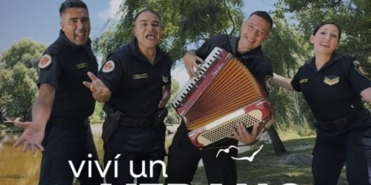 La Policía de Córdoba lanzó recomendaciones para el verano a puro ritmo