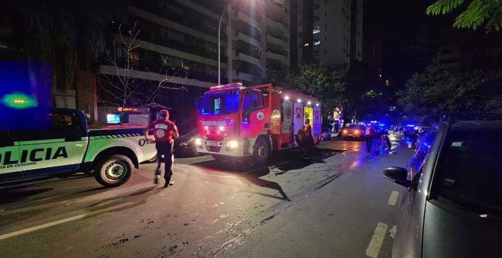 Un incendio se desató en un edificio de barrio Nueva Córdoba