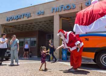 "Por una Navidad Feliz": celebración y entrega de juguetes en el Hospital de Niños