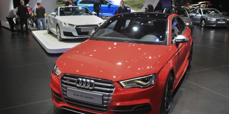 Bajan impuestos a los autos eléctricos y de alta gama