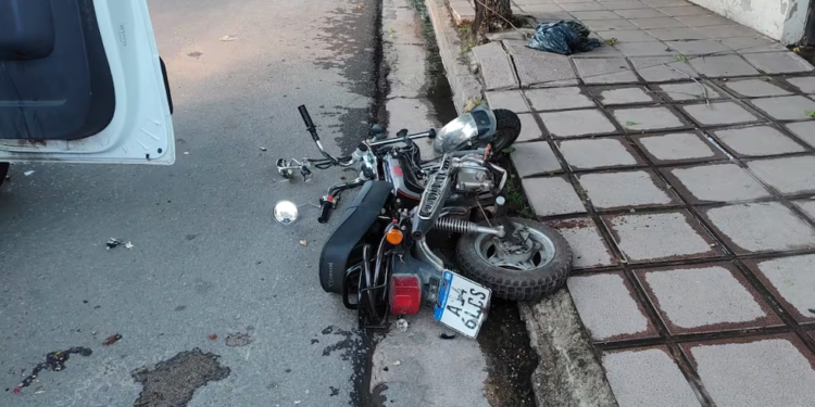 Una motociclista chocó, sufrió graves heridas y murió en Córdoba